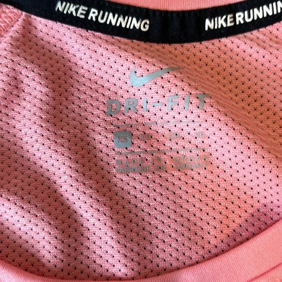 Nike dri-fit shirt. - Picture 4 of 9